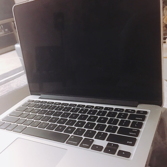 MacBook Pro - Picture 3 of 4